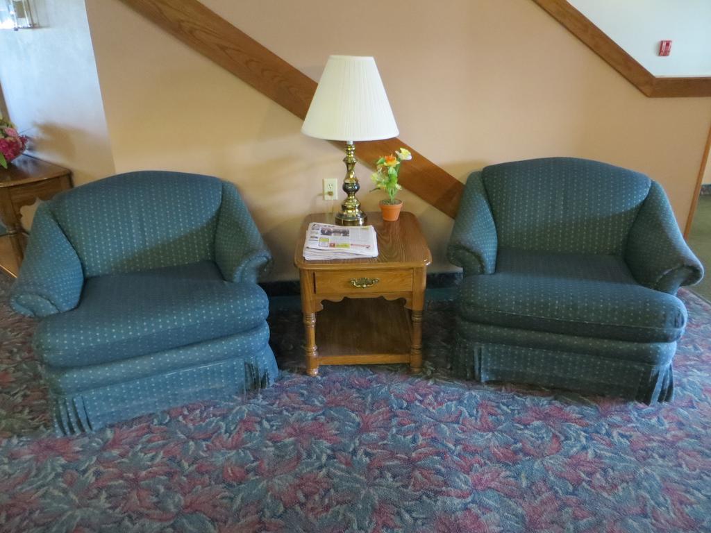 Cobblestone Inn&Suites - Merrill Esterno foto