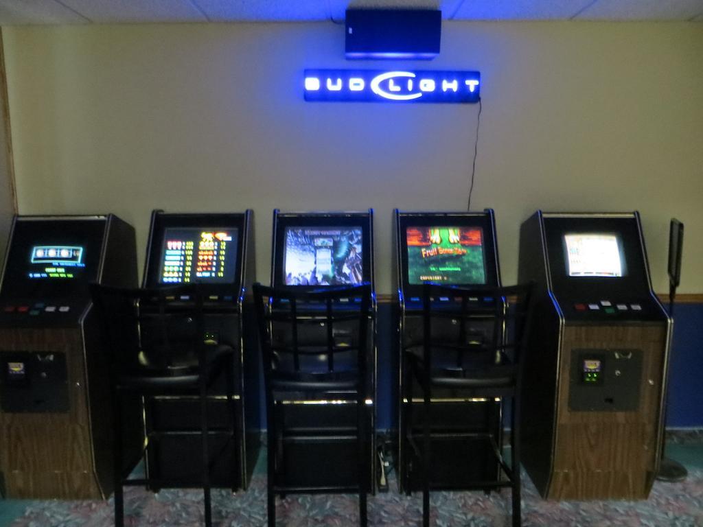 Cobblestone Inn&Suites - Merrill Esterno foto