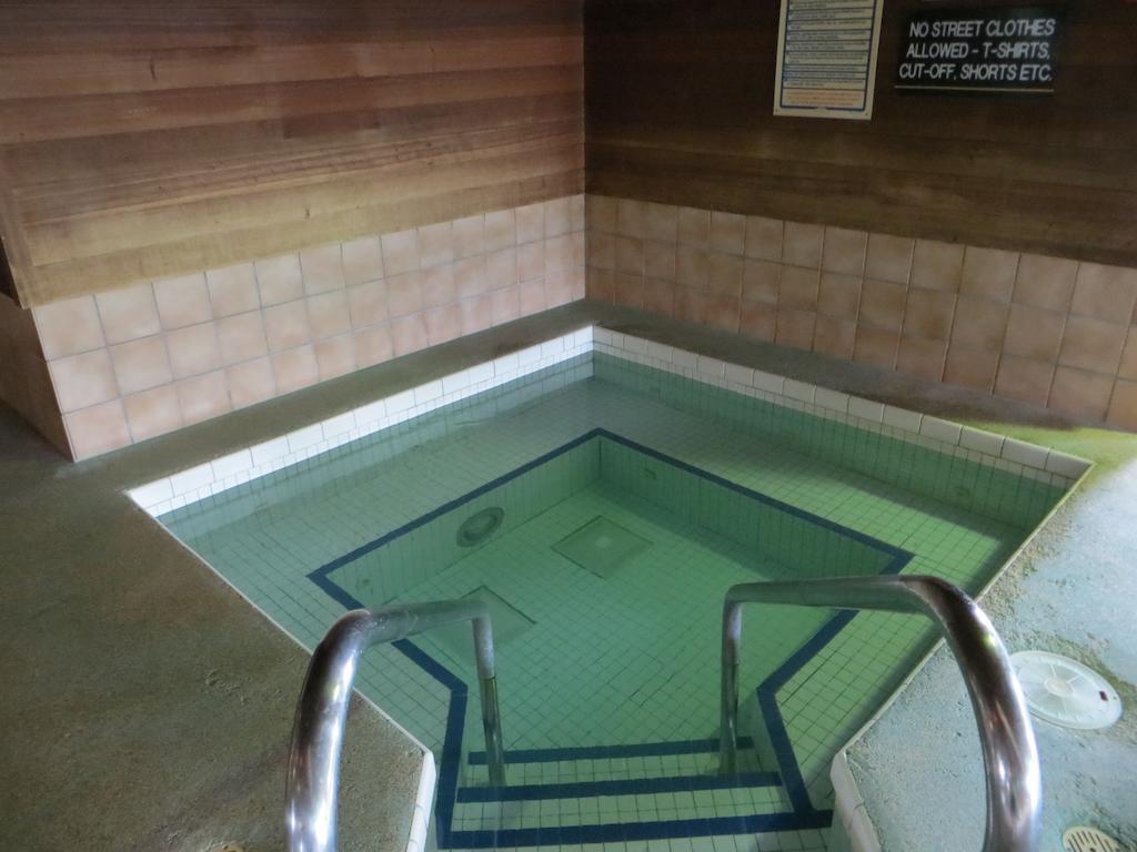 Cobblestone Inn&Suites - Merrill Esterno foto