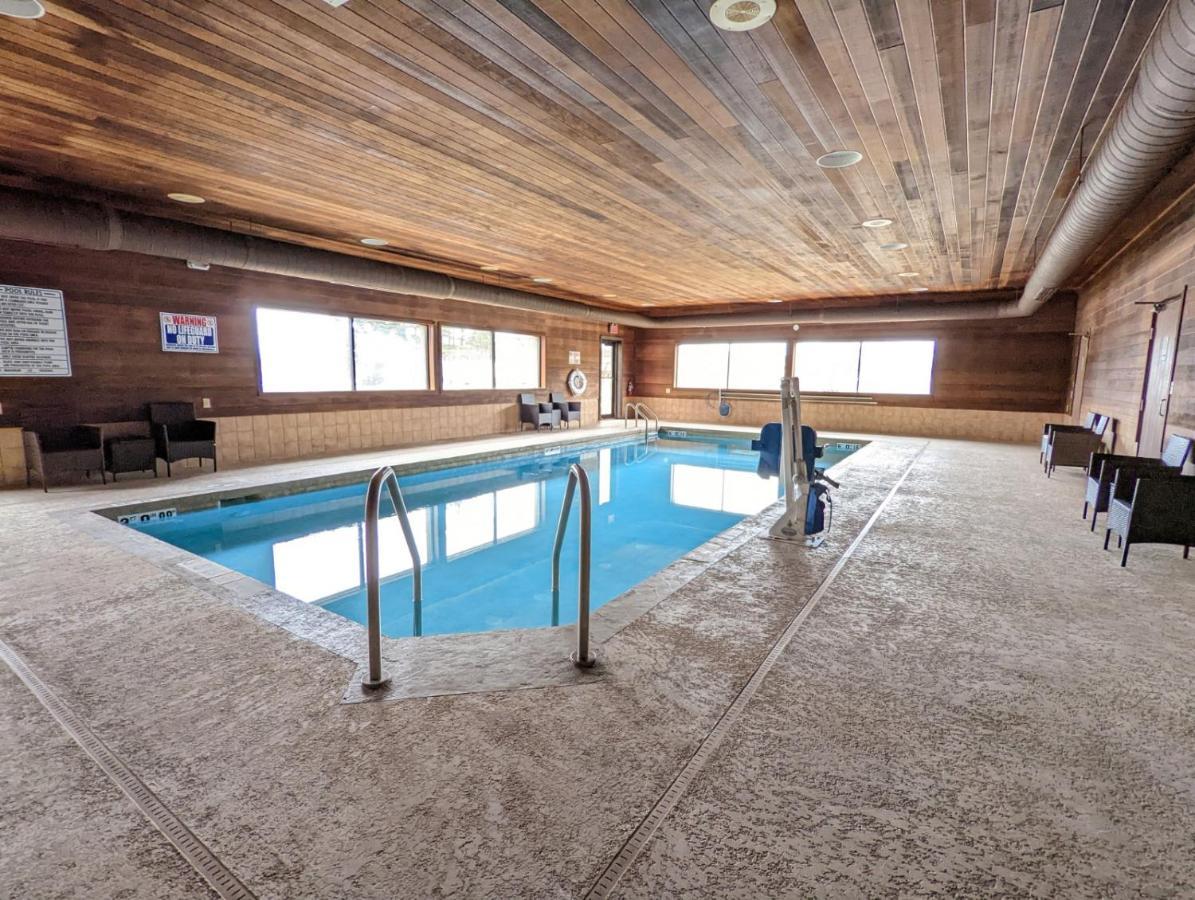 Cobblestone Inn&Suites - Merrill Esterno foto