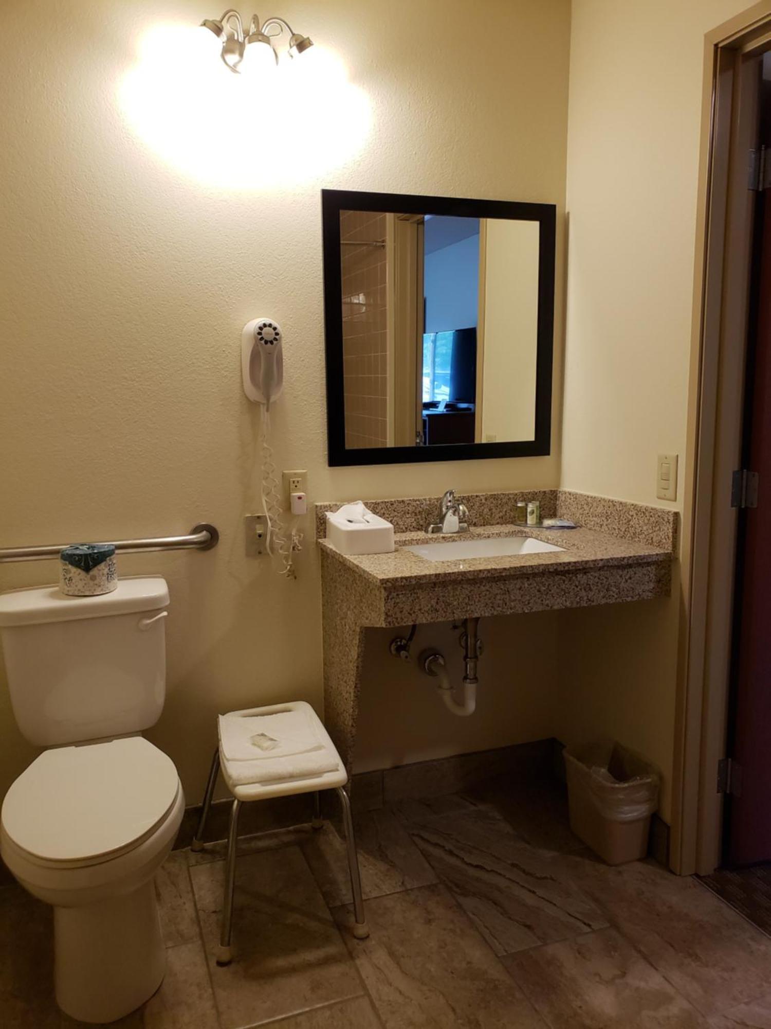Cobblestone Inn&Suites - Merrill Esterno foto