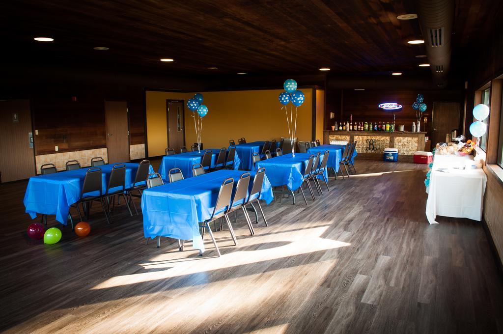 Cobblestone Inn&Suites - Merrill Esterno foto