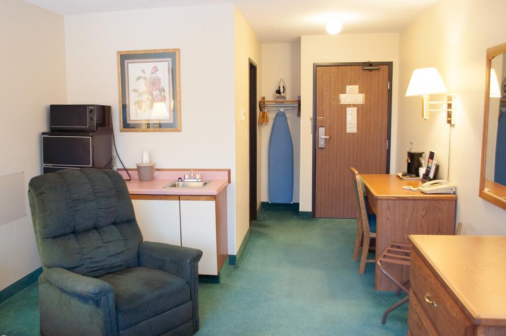 Cobblestone Inn&Suites - Merrill Esterno foto