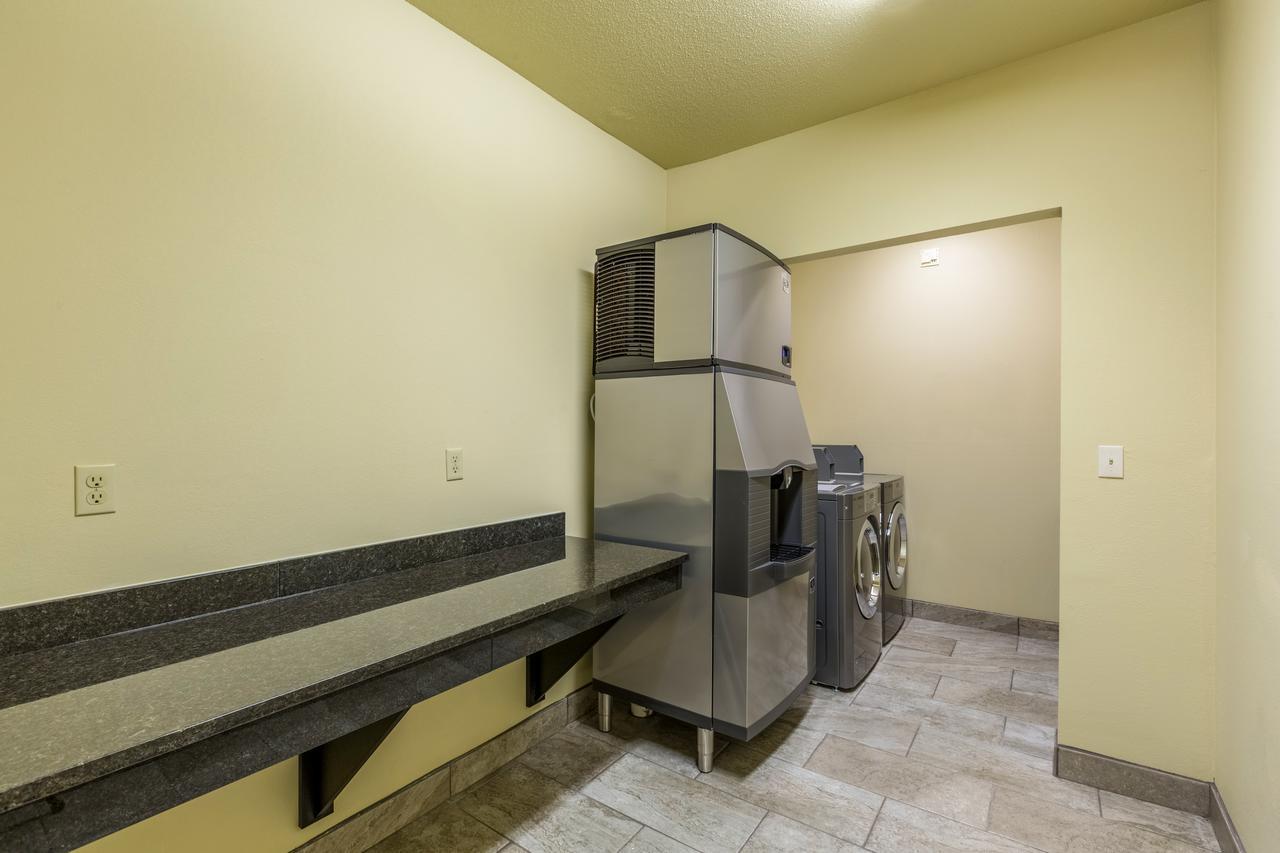 Cobblestone Inn&Suites - Merrill Esterno foto